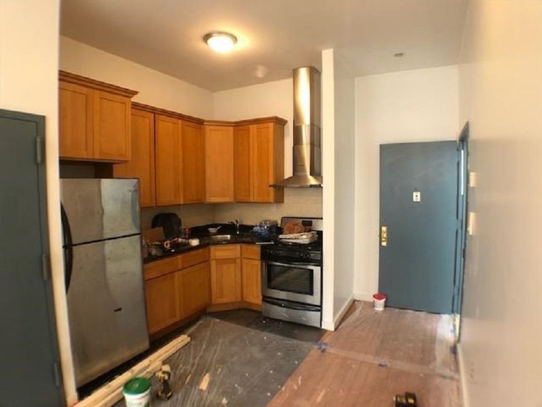 Primary Photo - 68 Bergen St