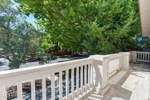 Building Photo - 2 br, 1.5 bath  - 613 19th St Unit B