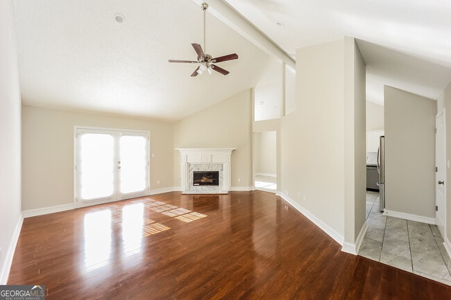 Building Photo - 125 Gleneagles Way