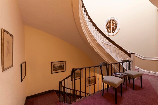 Foto del edificio - 169 Commonwealth Ave