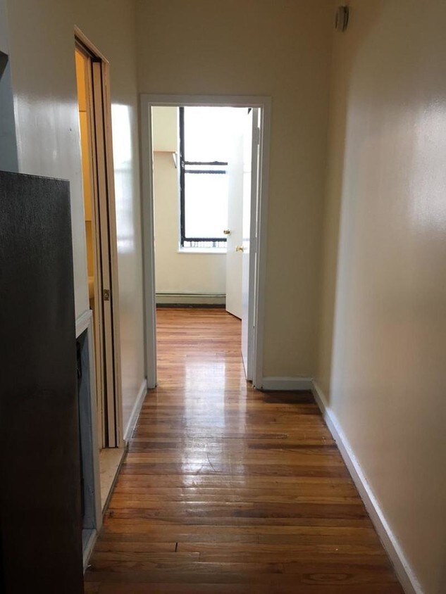 Primary Photo - 132 W 109th St