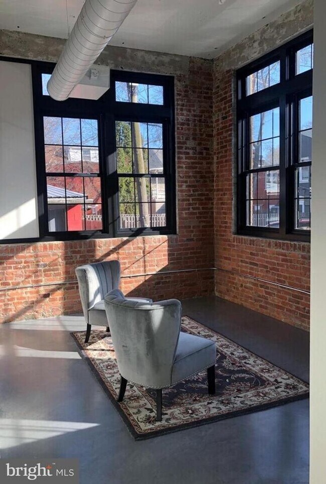 Foto del edificio - Stunning 2 BR/2.5 Bath Condo in Secluded L...