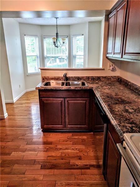 Foto del edificio - 1320 Meadowbrook Dr
