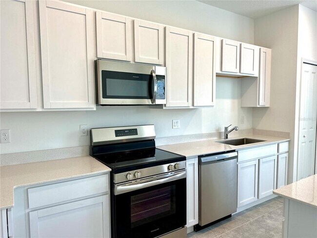 Foto del edificio - 2432 Skyline Lp