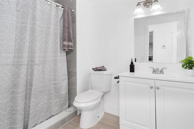 Foto del edificio - 3413 SW 12th Ct