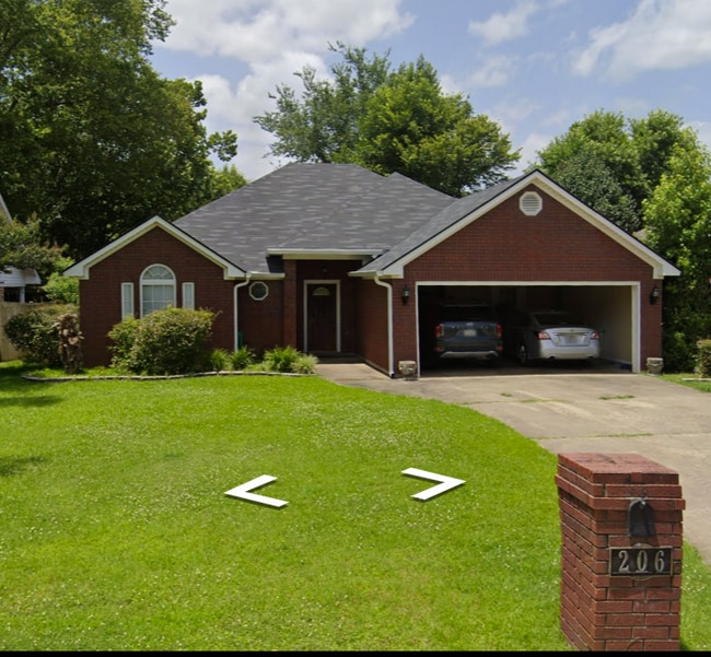 Building Photo - 206 Vail Dr