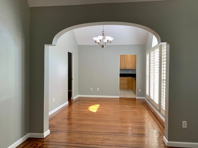 Foto del edificio - 5802 Cloverly Ave