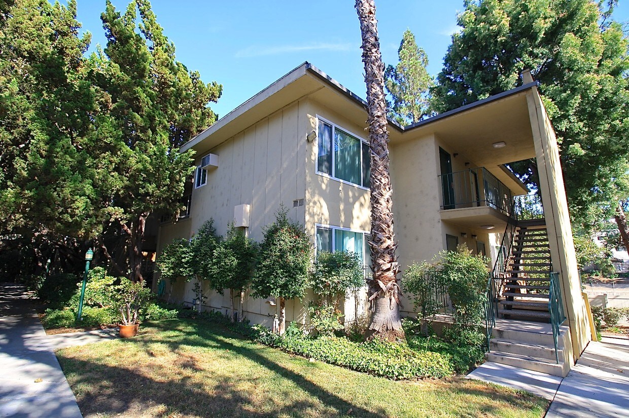 Foto principal - 11138 Aqua Vista St