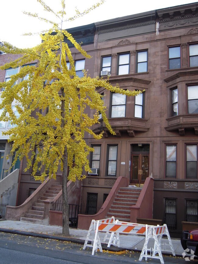 Building Photo - 234 W 112th St