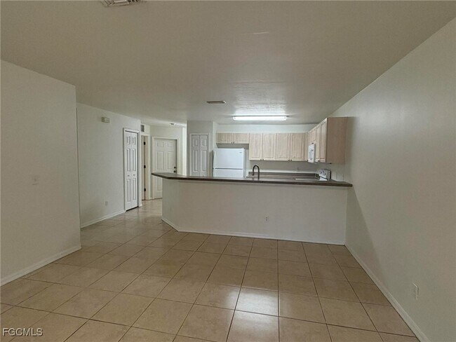 Foto del edificio - 1321 Diplomat Pkwy E