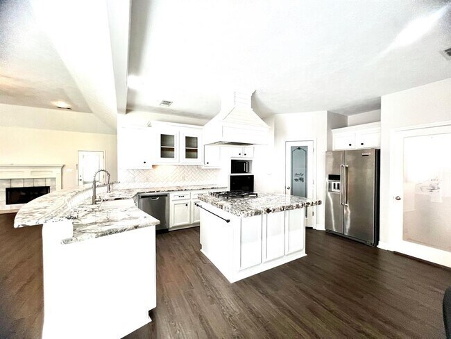 Building Photo - 3702 Whisper Walk