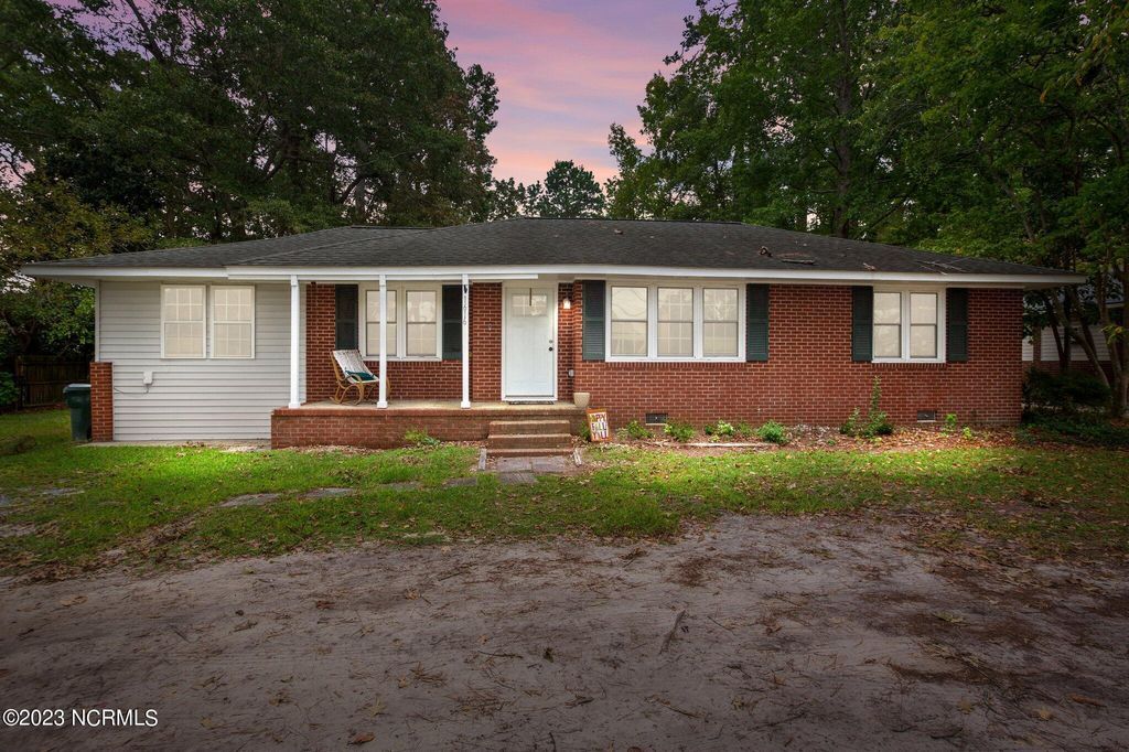 1616 SE Greenville Blvd, Greenville, NC 27858 House Rental in