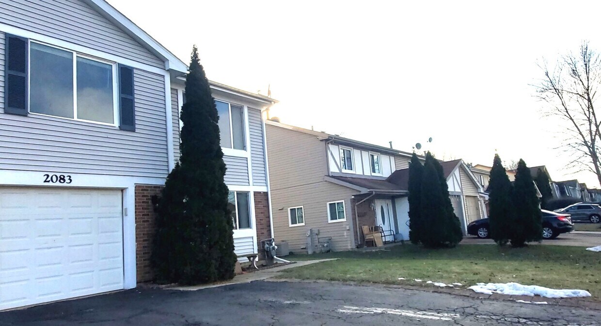 2083 Leeward Ln Unit 2083, Hanover Park, IL 60133 Condo for Rent in