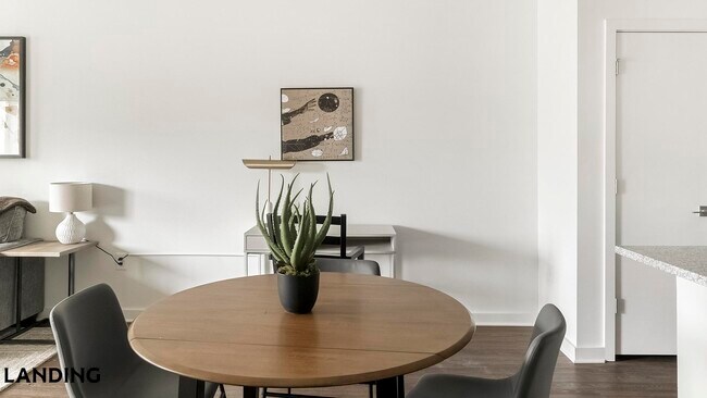Foto del edificio - 2110 Birkhall St