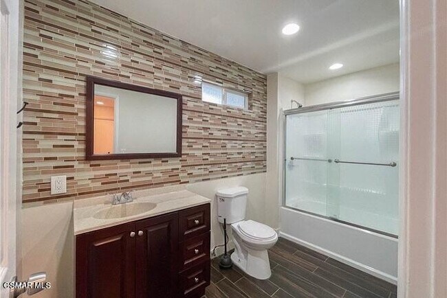 Foto del edificio - 22674 Waterbury St