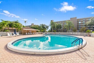 Building Photo - 4570 NW 18th Ave