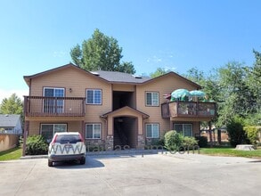 Building Photo - 3507 N Maple Grove Rd