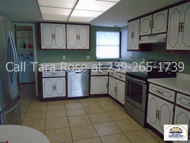 Foto del edificio - 3716 SE 13th Pl