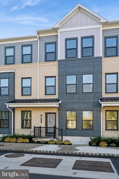 Building Photo - 103 Vaughn Dr Ext