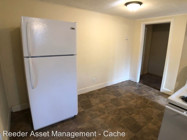 Building Photo - 51 E 500 N