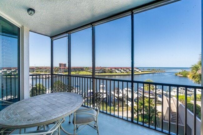 Building Photo - EXECUTIVE VACATION RENTAL