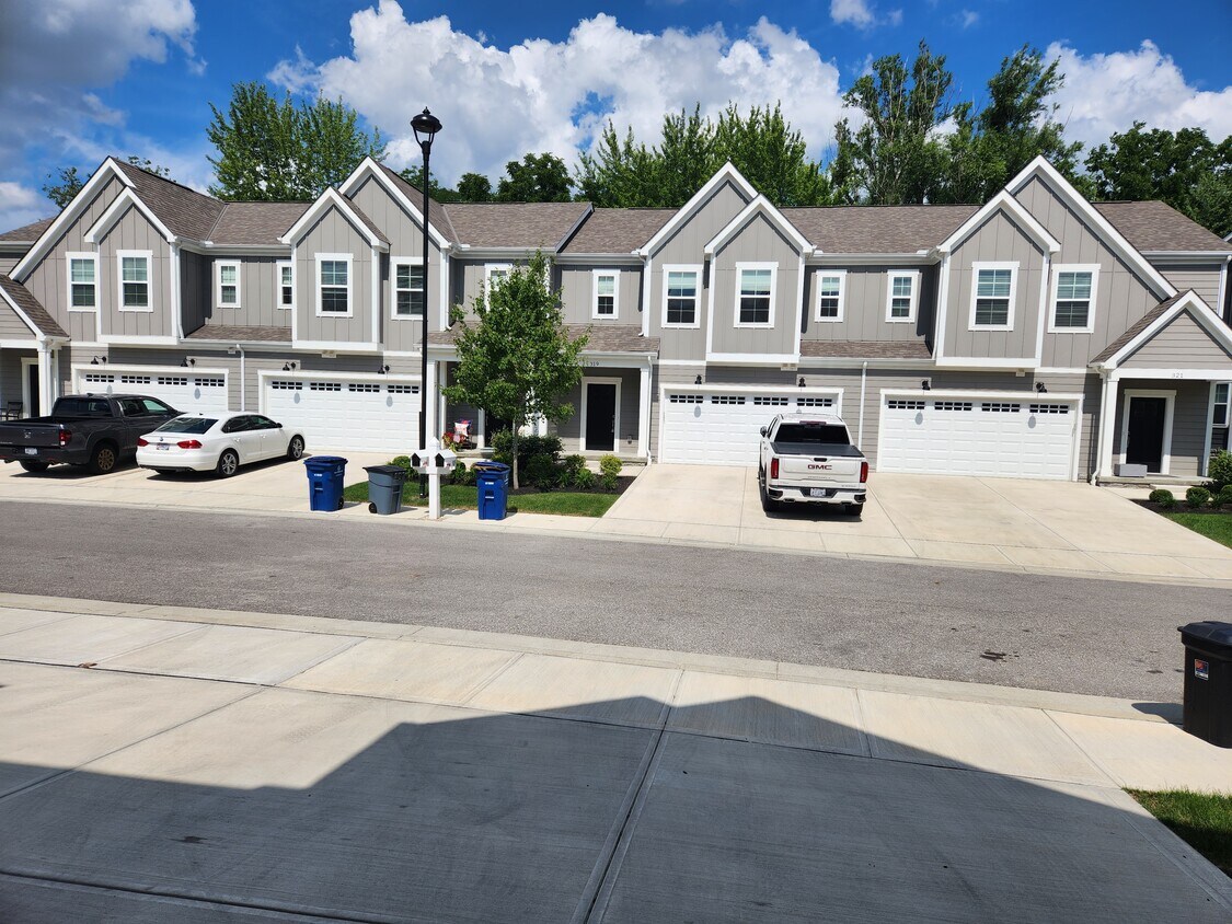 Primary Photo - 320 Maddalena Ln