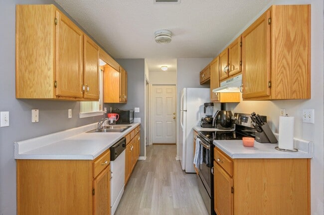 Building Photo - 376 Brackin St