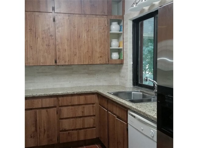 Foto del edificio - 6827 SW 13th St