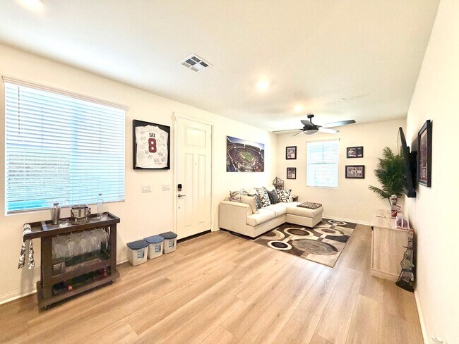 Foto del edificio - Resort-Style Pool Home with Mother-in-Law Suite,  RV Access & Included SOLAR Near Heritage Lake