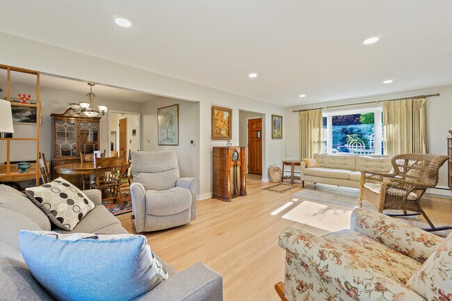 Foto del edificio - 6533 48th Ave NE