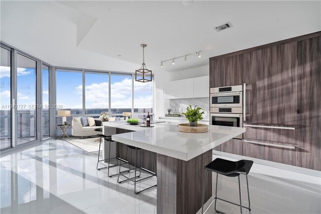 Foto del edificio - 851 NE 1st Ave