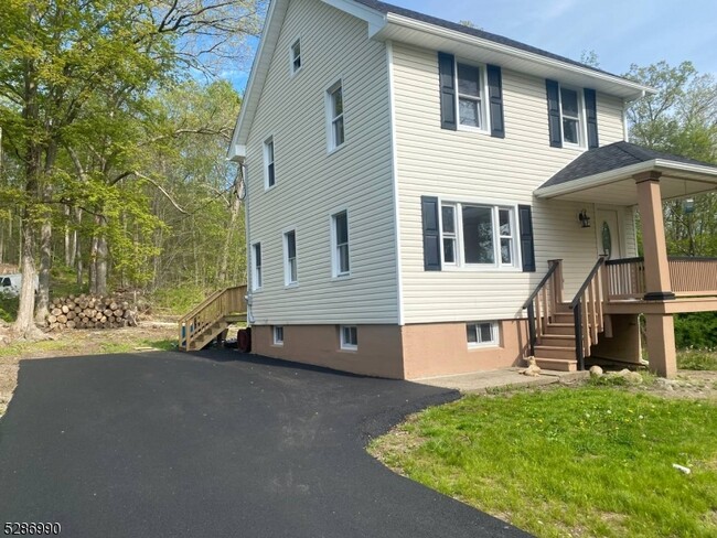 Building Photo - 20 Peters Mine Rd