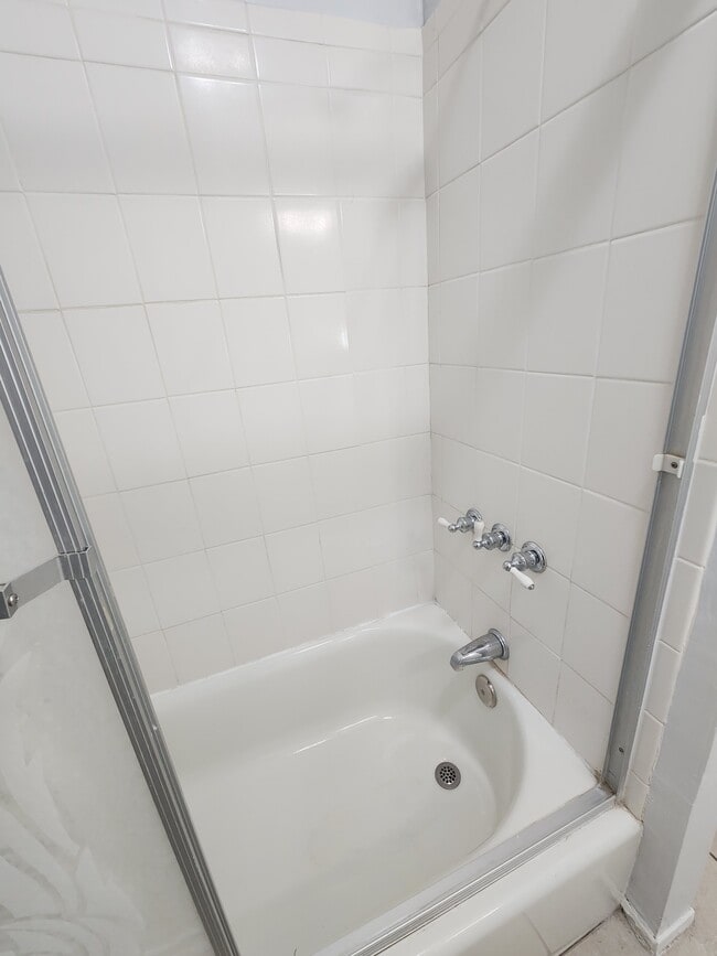 Foto del edificio - 1104 N Monterey St