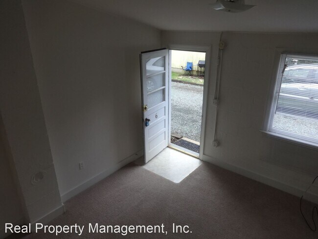 Foto del edificio - 1 br, 1 bath Apartment - 330 15th St NW 33...