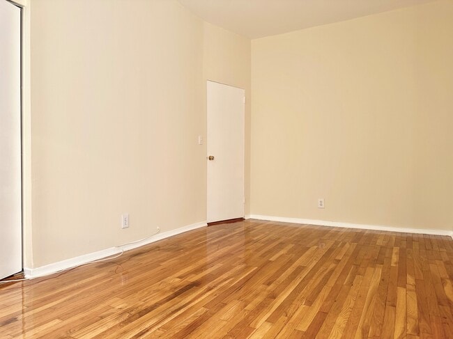 Foto del edificio - 414 E 83rd St