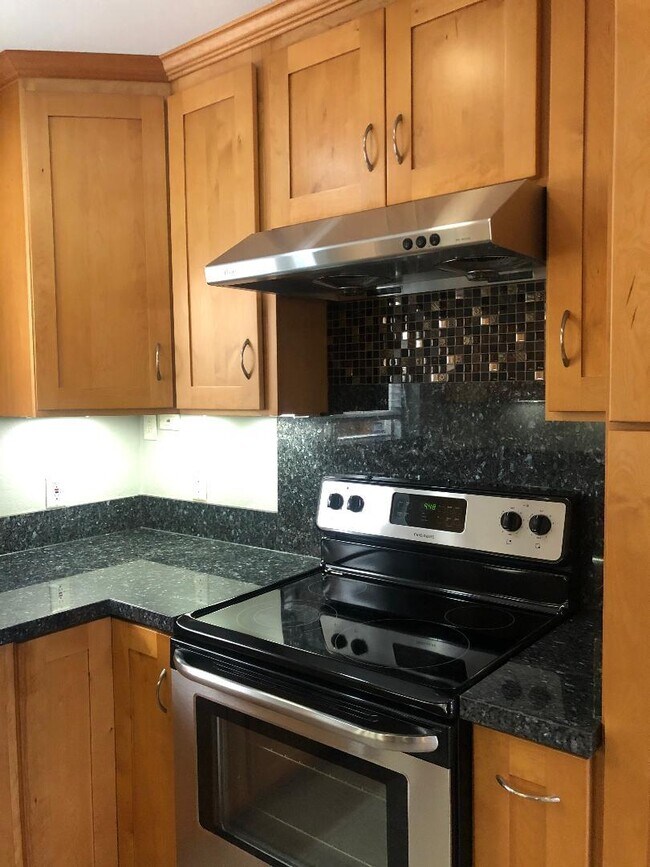 Foto del edificio - 666 Brentwood Dr