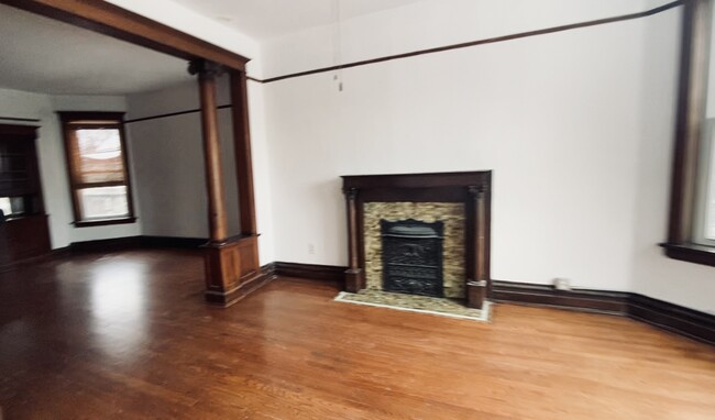Building Photo - 2120 N Whipple St