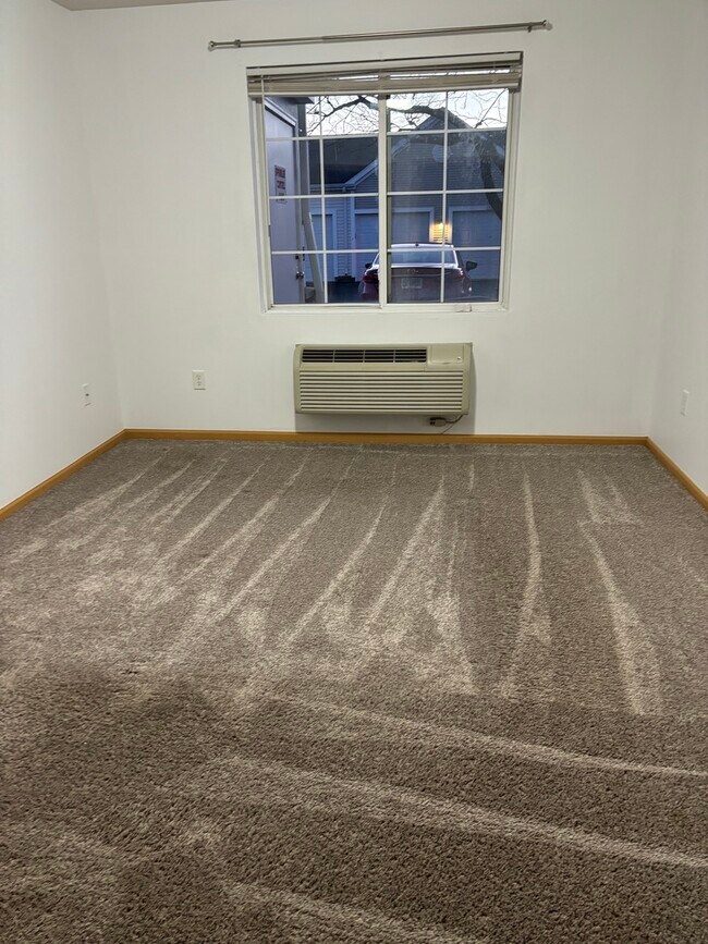 Foto del edificio - 122 Bertram Dr