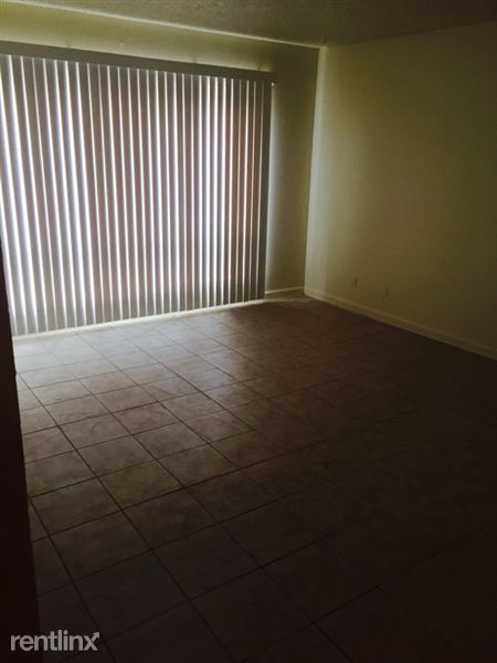 Fotografía del edificio - 2400 Oakhill Rd