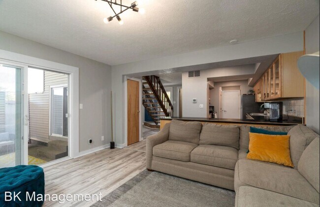 Building Photo - 3 br, 1.5 bath House - 232 Navajo Street - 1