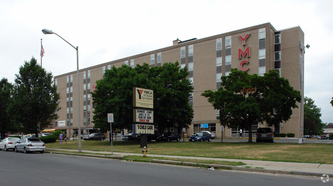 Building Photo - Chestnut Crossing