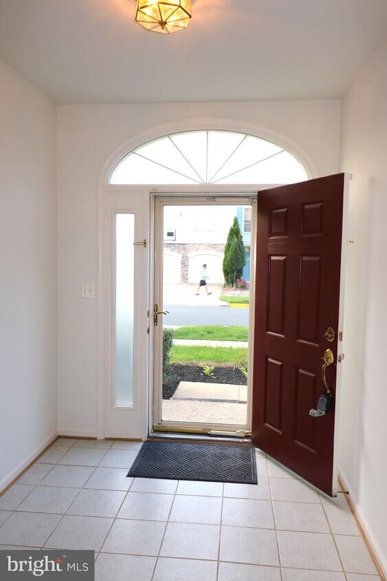 43515 Laidlow St, Chantilly, VA 20152 Townhome Rentals in Chantilly VA