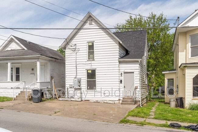 Building Photo - 419 Walnut Ave