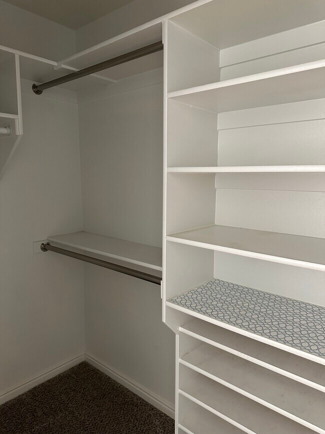 Building Photo - 8121 N Plum Creek Cir