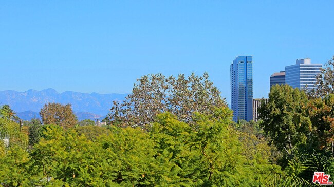 Foto del edificio - 10640 Wilkins Ave