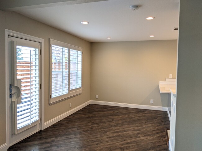 Building Photo - 7121 Briza Loop