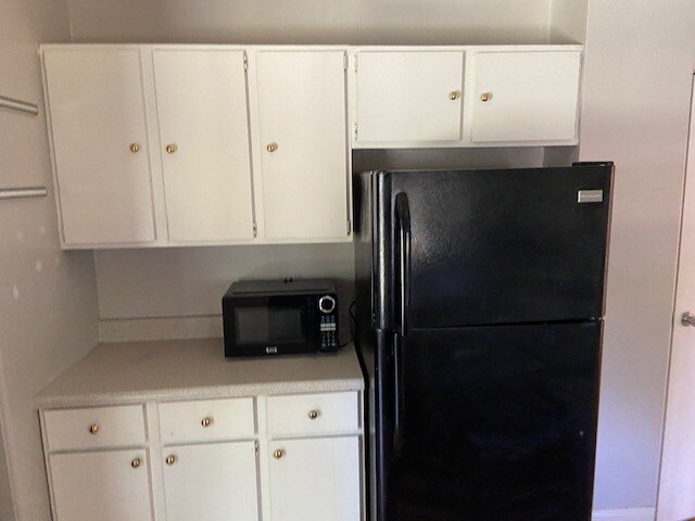 Kitchen - 634 Dartmouth St