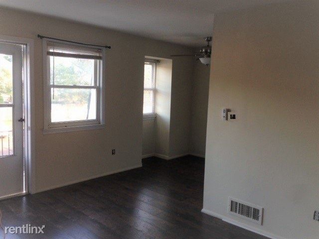 Foto del edificio - 2 br, 1 bath Townhome - 279 Washington Square