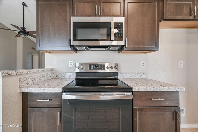 Foto del edificio - 8833 W Puget Ave