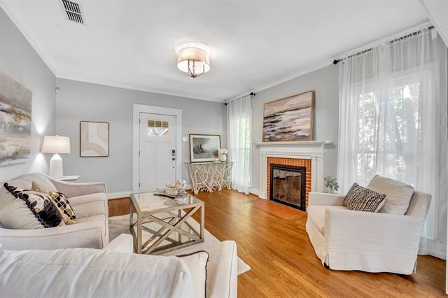 Foto del edificio - 6227 Lakeshore Dr